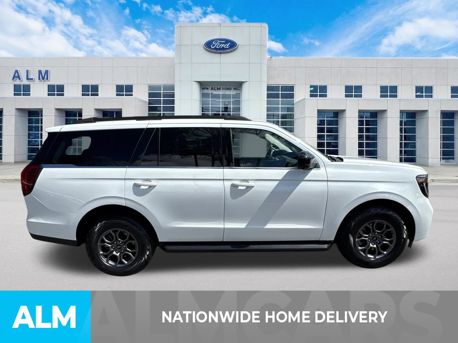 Certified 2025 Ford Expedition Active AWD/4WD image 4