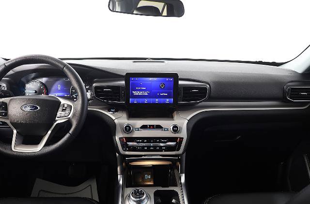 Certified 2023 Ford Explorer XLT w/ Equipment Group 202A image 14