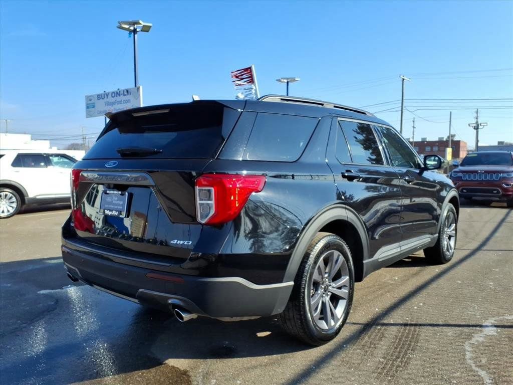 Certified 2024 Ford Explorer XLT w/ Equipment Group 202A AWD/4WD image 2