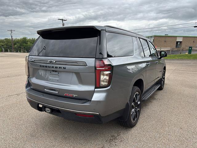 Used 2022 Chevrolet Suburban RST w/ Luxury Package AWD/4WD image 4