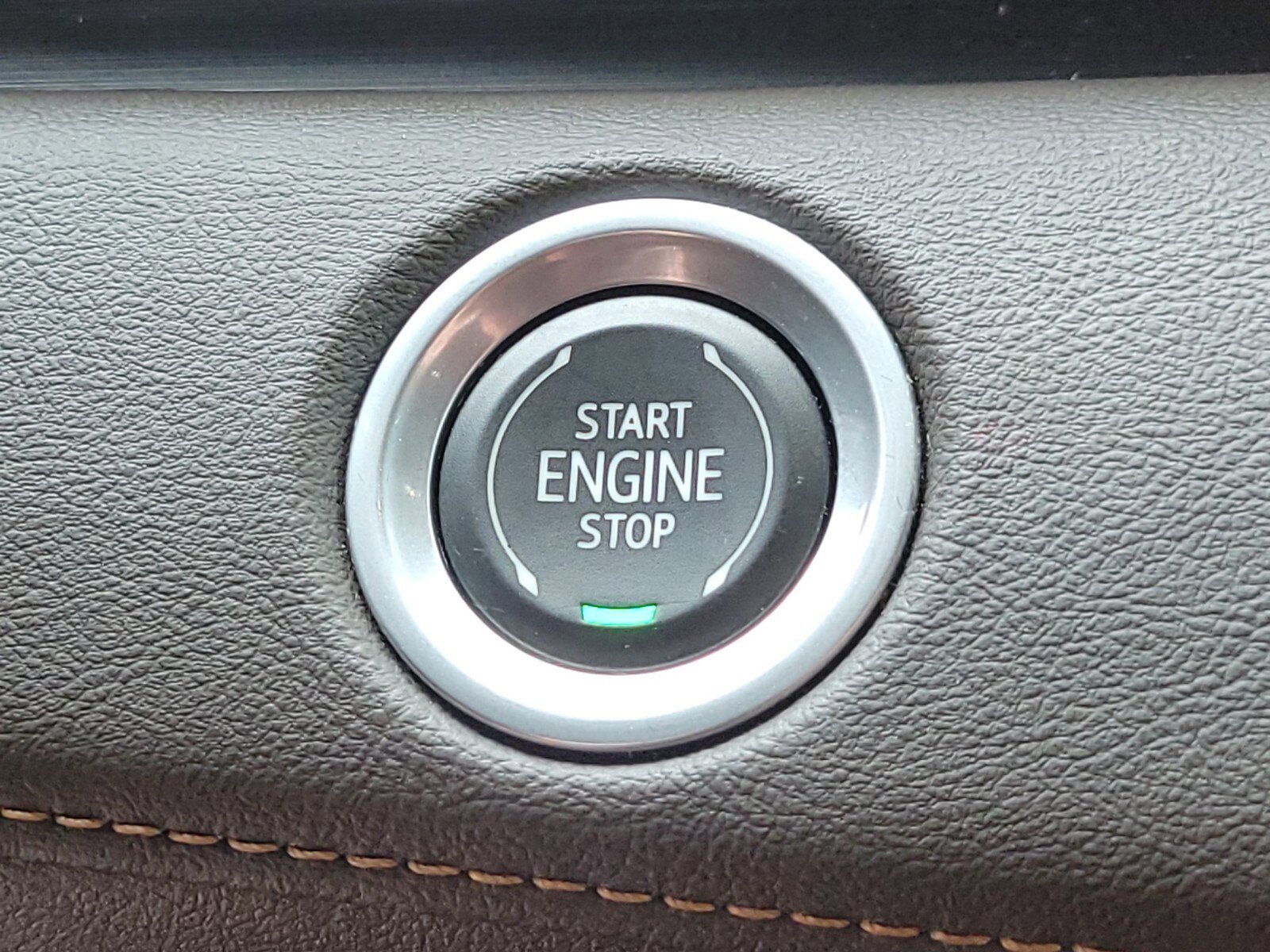 Used 2022 Cadillac Escalade Premium Luxury image 25