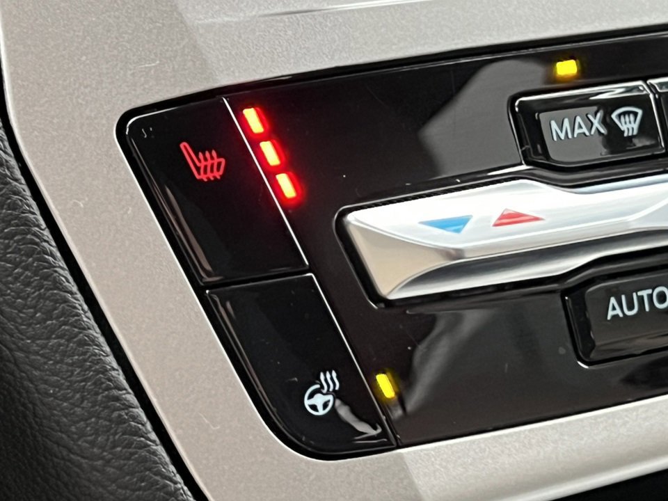 Certified 2022 Ford Explorer XLT w/ Equipment Group 202A image 33