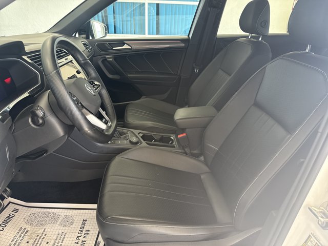 Used 2022 Volkswagen Tiguan SE R-Line AWD/4WD image 7