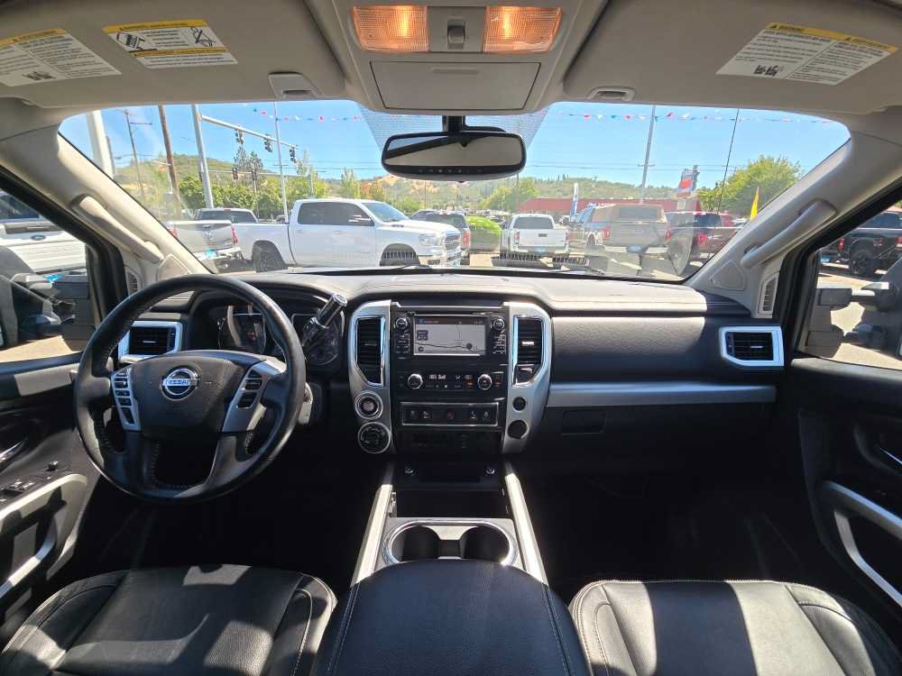 Used 2017 Nissan Titan PRO-4X AWD/4WD image 15