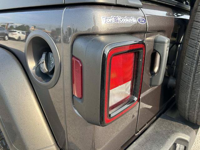 Used 2023 Jeep Wrangler Unlimited Sport AWD/4WD image 11