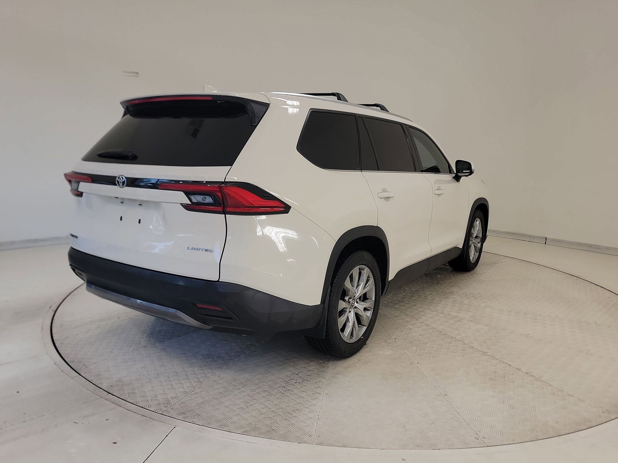 Used 2024 Toyota Grand Highlander Limited image 5