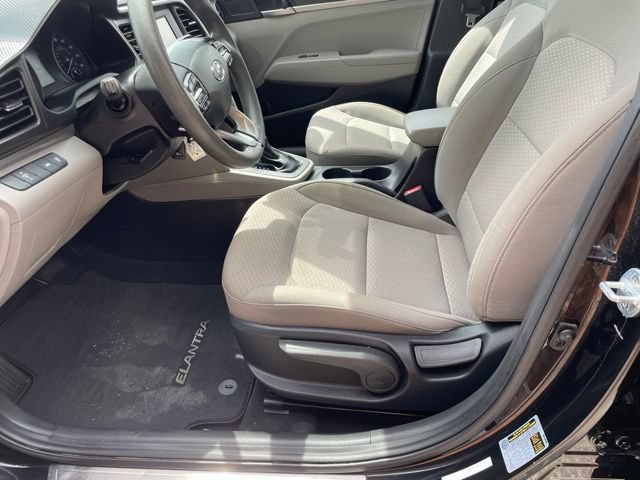 Used 2020 Hyundai Elantra SE FWD image 12