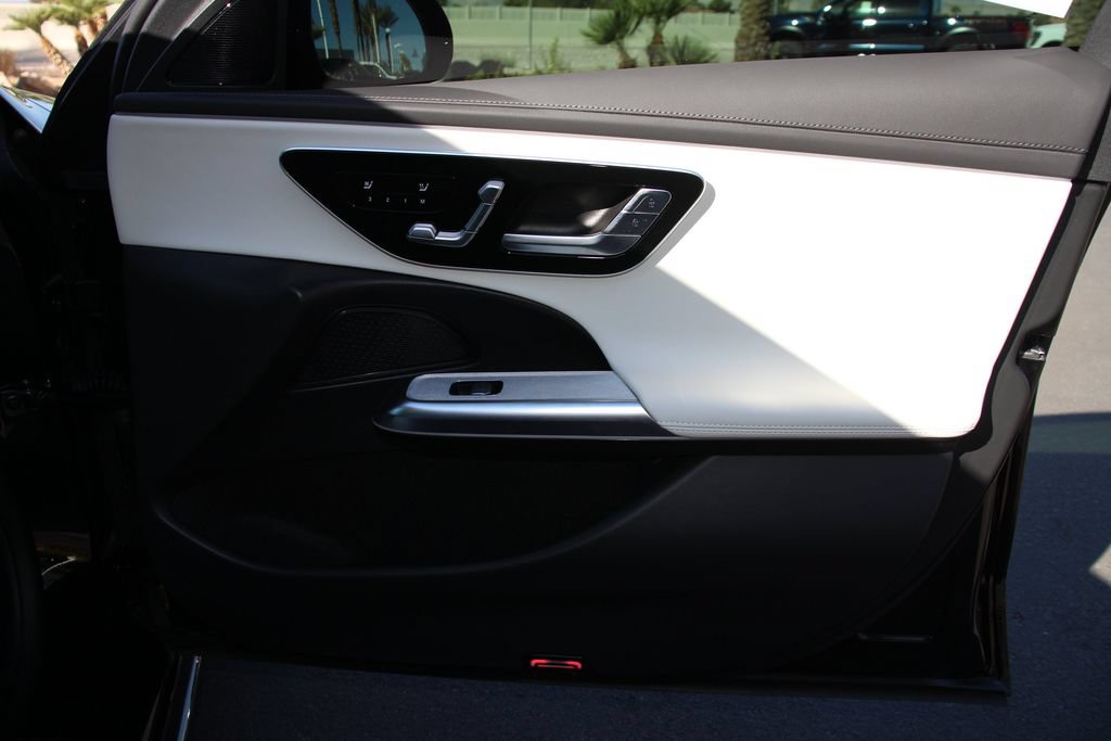Used 2025 Mercedes-Benz E 350 Sedan image 28