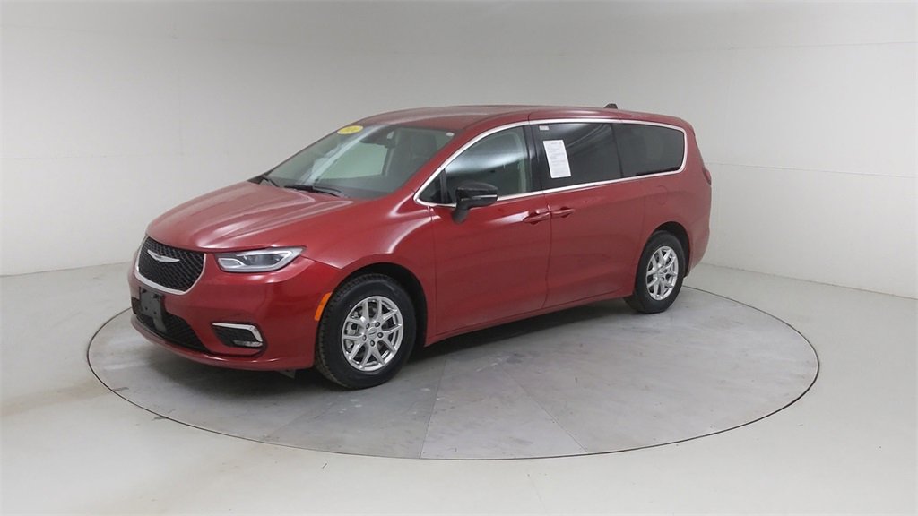 Used 2024 Chrysler Pacifica Touring-L image 19