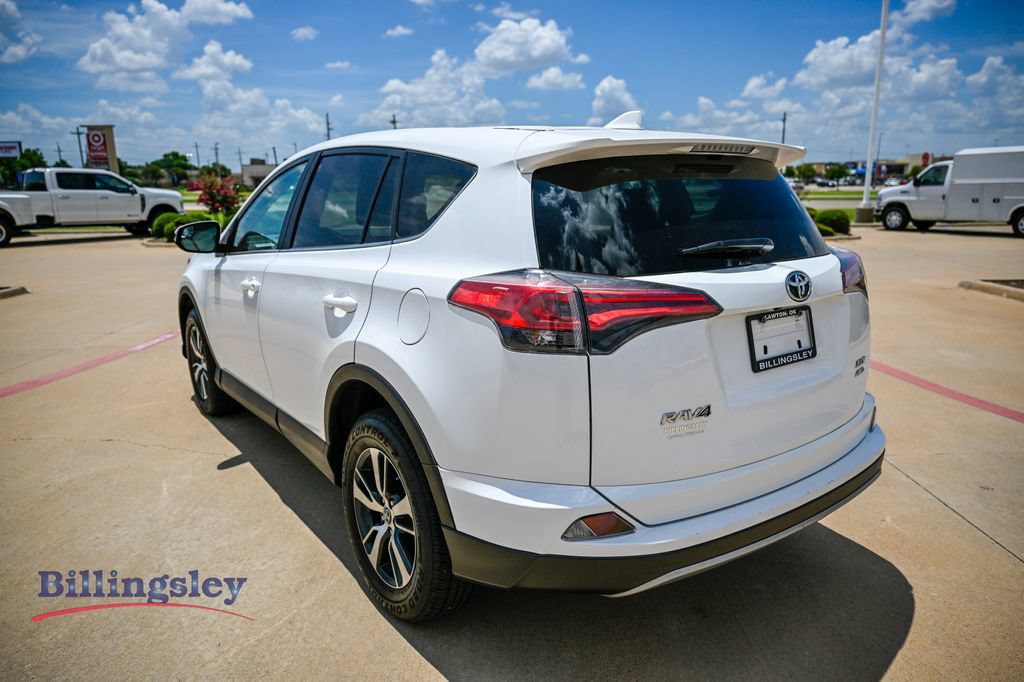 Used 2018 Toyota RAV4 XLE AWD/4WD image 5