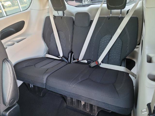 Used 2023 Chrysler Voyager LX FWD image 13