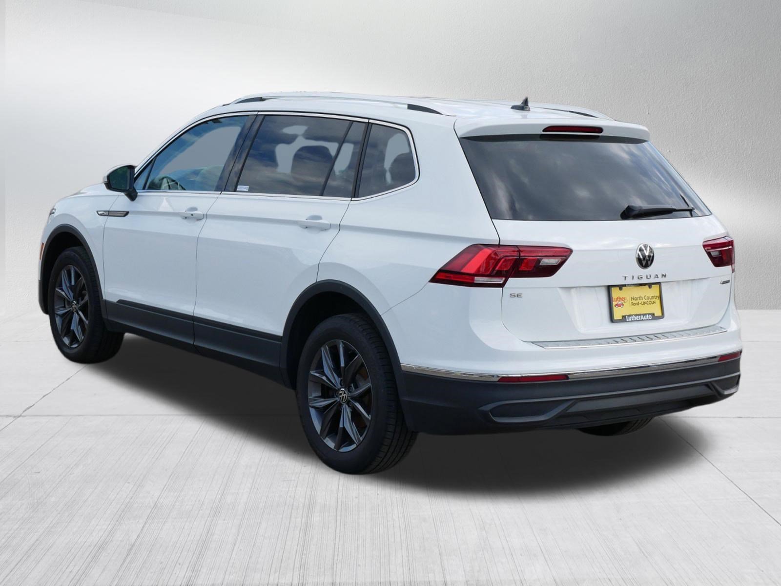 Used 2022 Volkswagen Tiguan SE AWD/4WD image 5