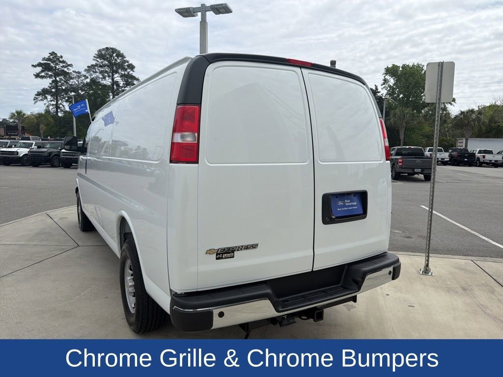 Used 2026 Chevrolet Express 2500 Extended w/ Driver Convenience Package video 3