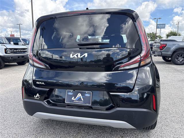Used 2024 Kia Soul LX w/ Option Group 015 FWD image 13