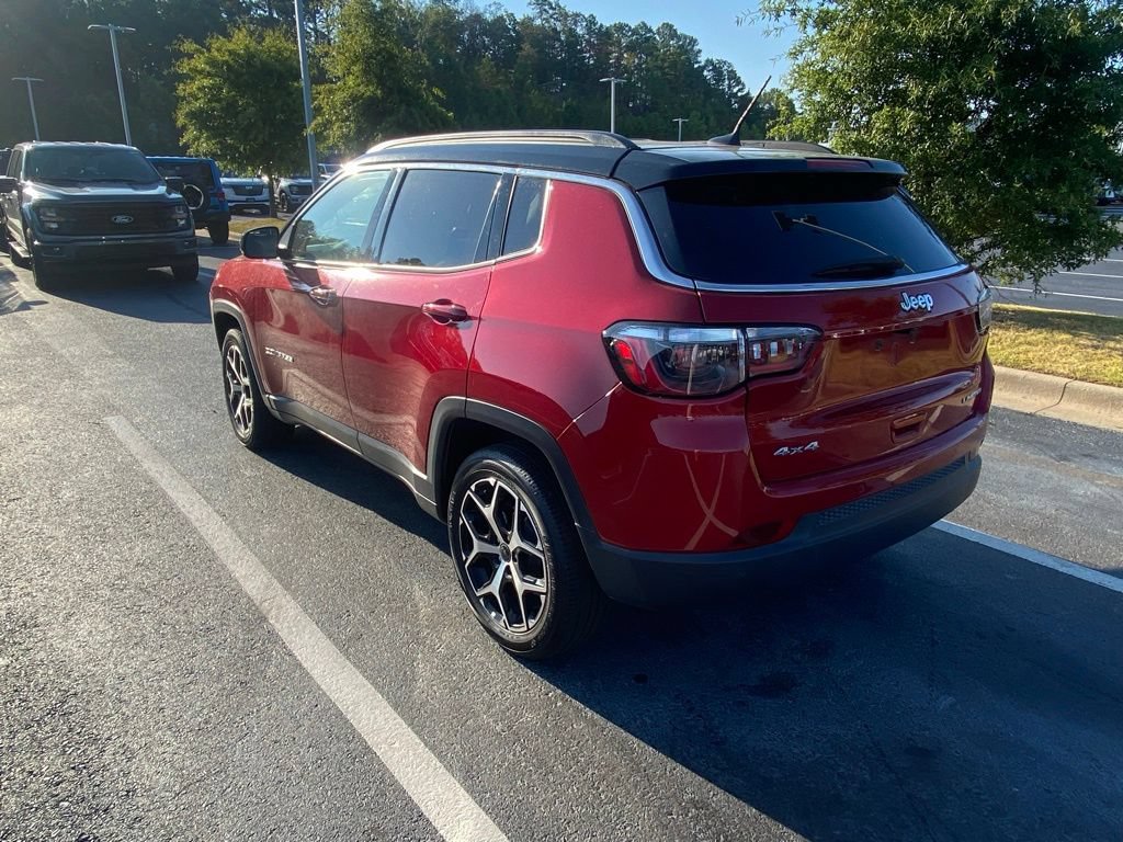 Used 2025 Jeep Compass Limited AWD/4WD image 5