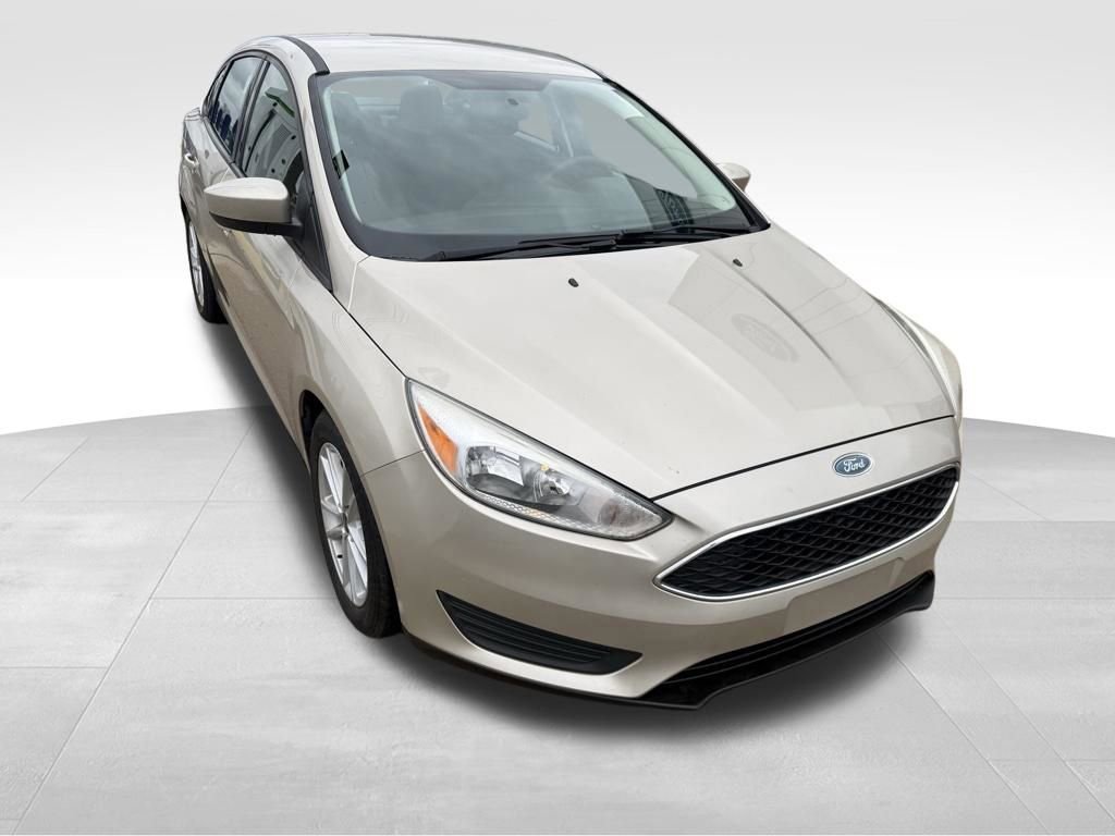 Certified 2018 Ford Focus SE image 2