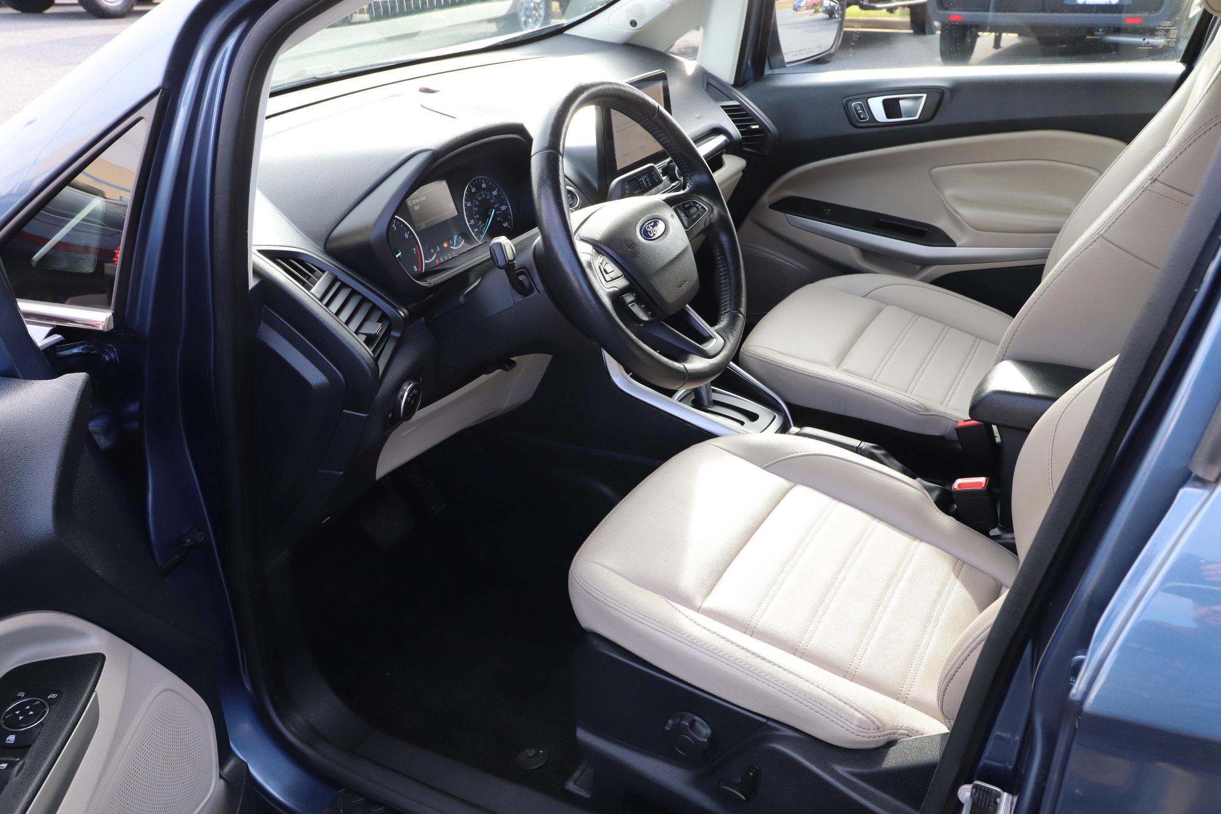 Certified 2022 Ford EcoSport Titanium image 9