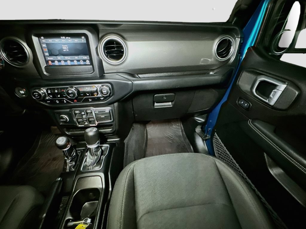 Used 2019 Jeep Wrangler Unlimited Sahara w/ LED Lighting Group AWD/4WD image 31