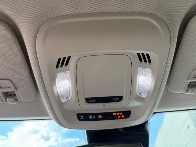 Used 2023 Buick Envision Essence AWD/4WD image 19