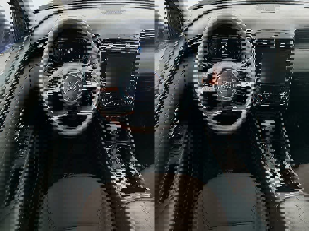 Used 2023 Hyundai Tucson SE image 13