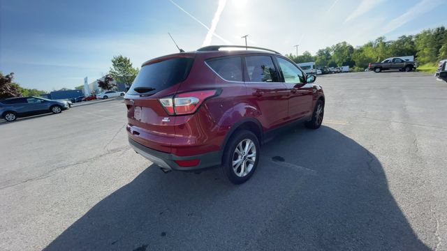 Certified 2018 Ford Escape SE w/ SE Sync 3 Package AWD/4WD image 9