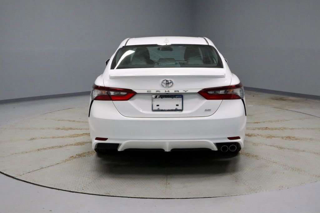 Used 2024 Toyota Camry SE FWD image 4