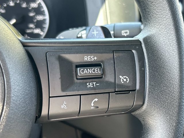 Used 2025 Nissan Pathfinder S FWD image 35
