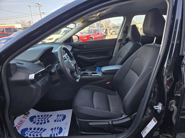 Used 2024 Nissan Altima 2.5 S image 11