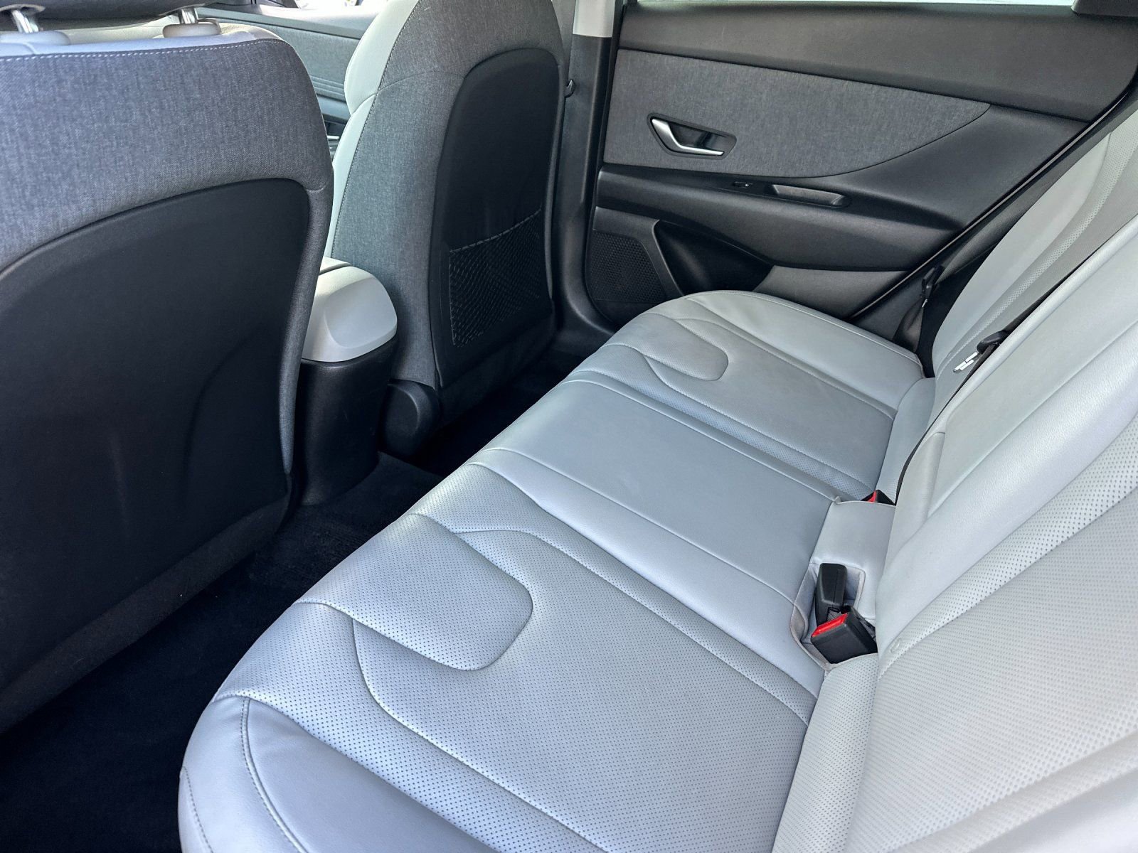 Used 2023 Hyundai Elantra Limited FWD image 11
