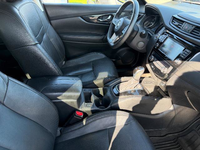 Used 2020 Nissan Rogue SL w/ Premium Package AWD/4WD image 13