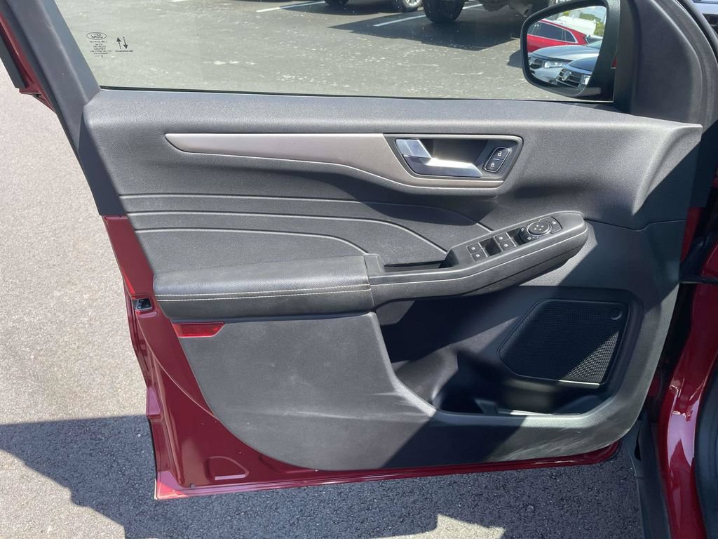 Certified 2022 Ford Escape SEL FWD image 15