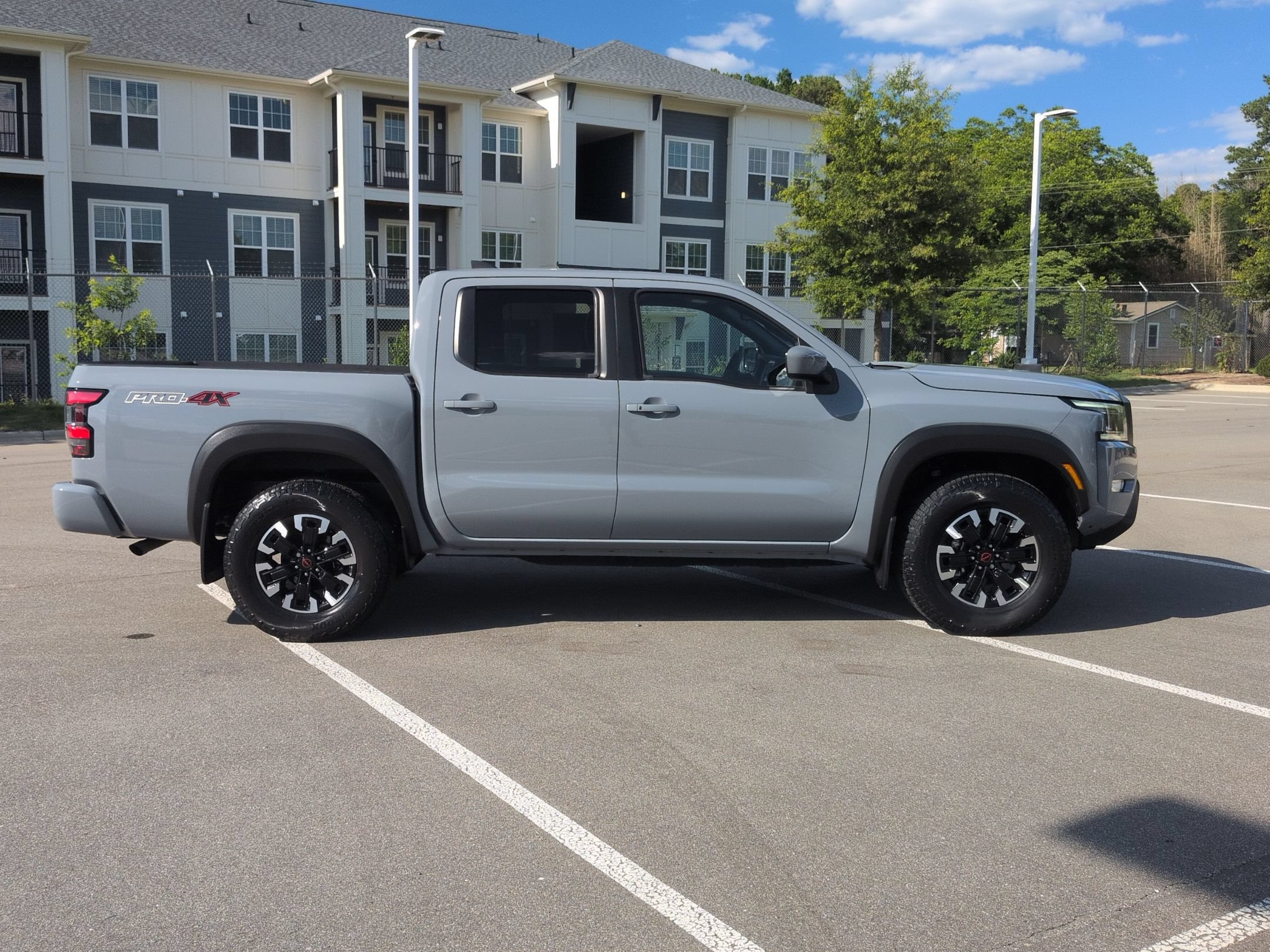 Used 2023 Nissan Frontier PRO-4X w/ Technology Package AWD/4WD image 3