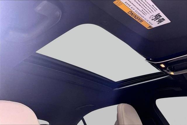 Used 2023 Mercedes-Benz C 300 Sedan w/ Exclusive Trim Package image 16