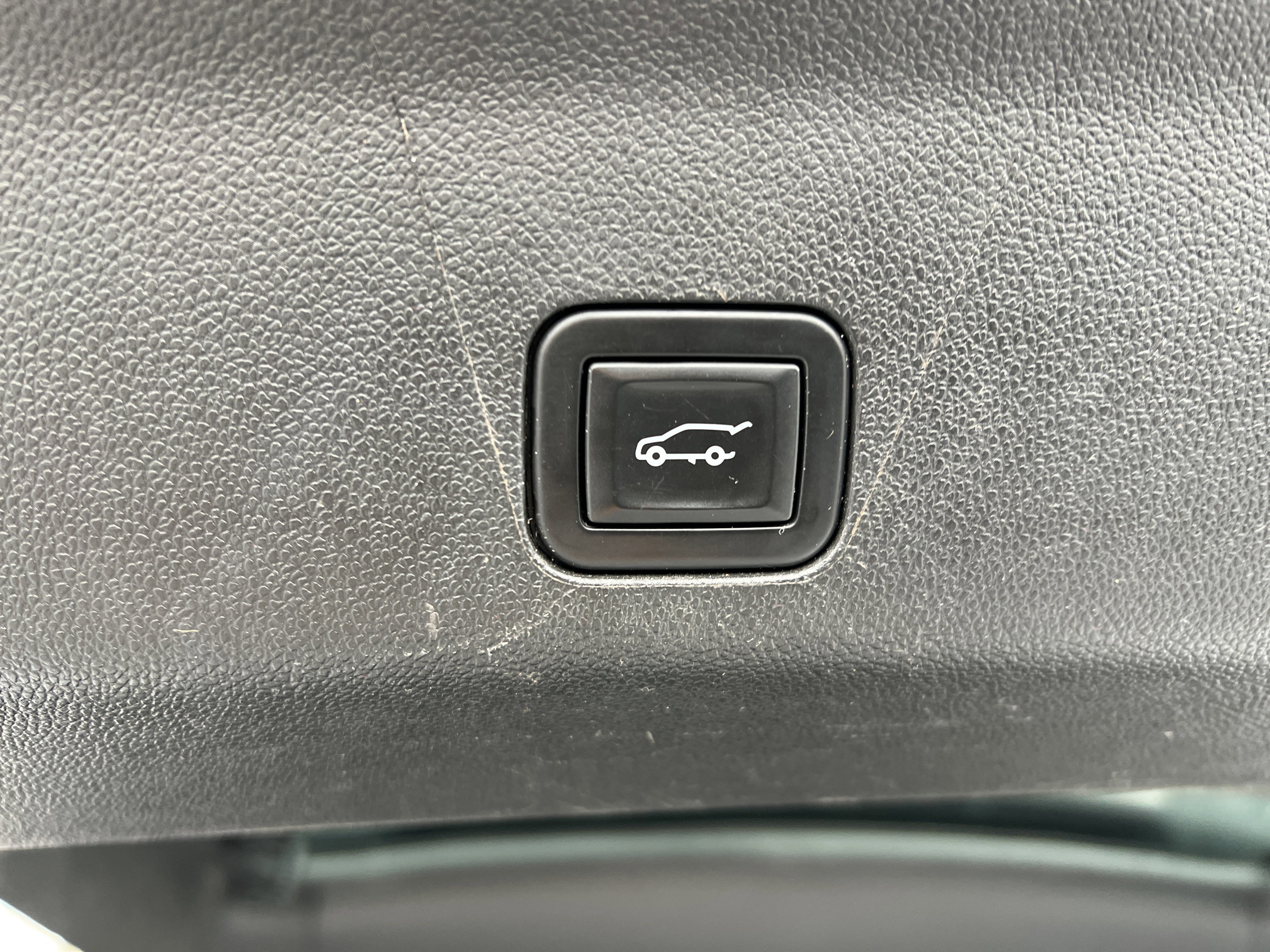 Used 2021 Chevrolet Suburban RST image 24