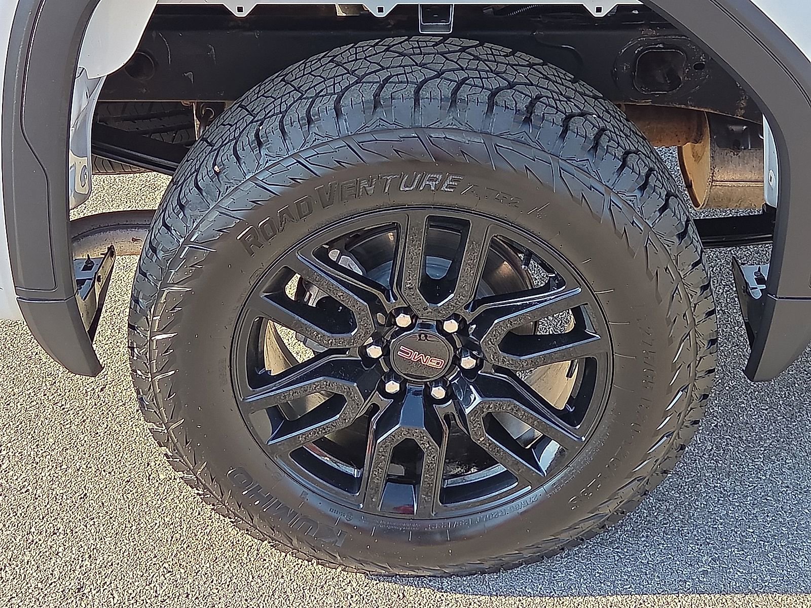 Used 2024 GMC Sierra 1500 Pro w/ Graphite Edition AWD/4WD image 7