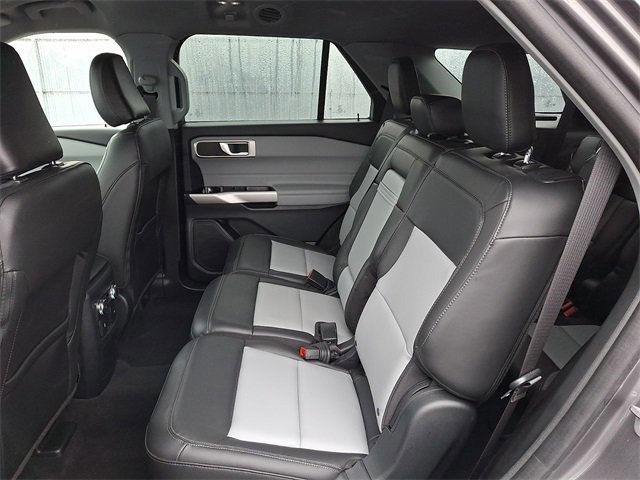 Certified 2022 Ford Explorer XLT w/ Equipment Group 202A image 11