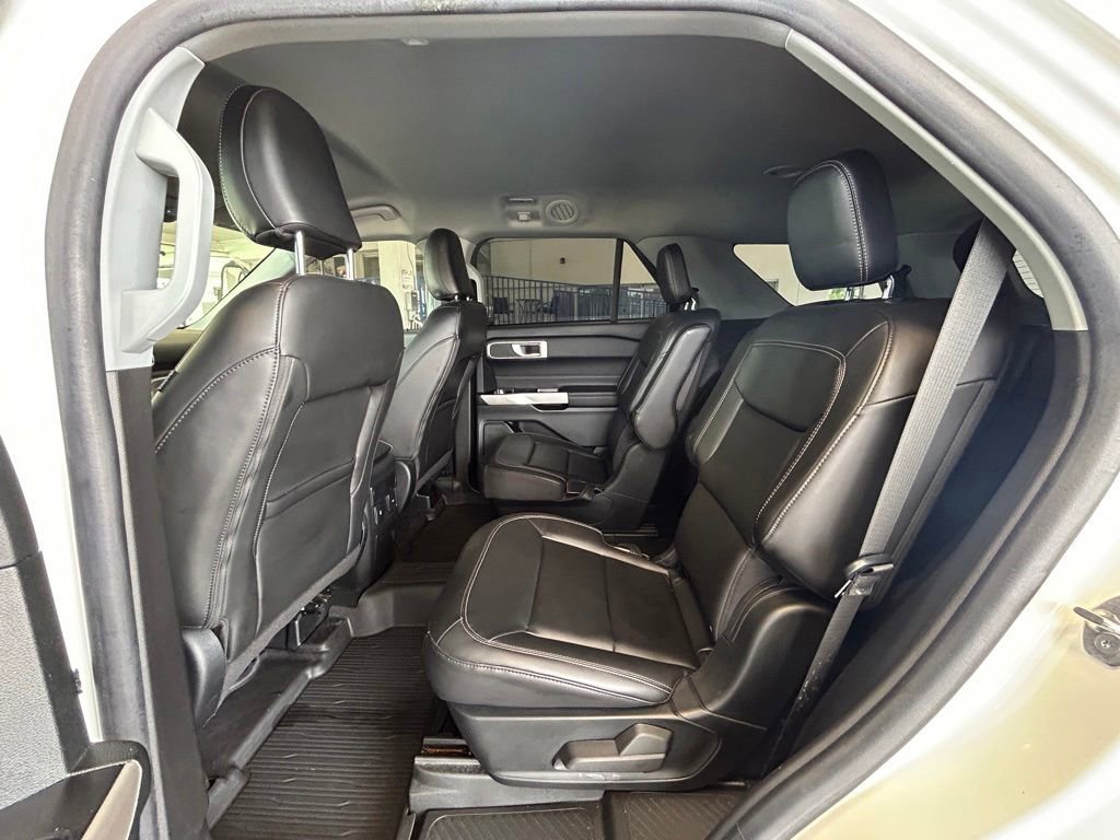 Certified 2023 Ford Explorer XLT w/ Equipment Group 202A RWD image 32