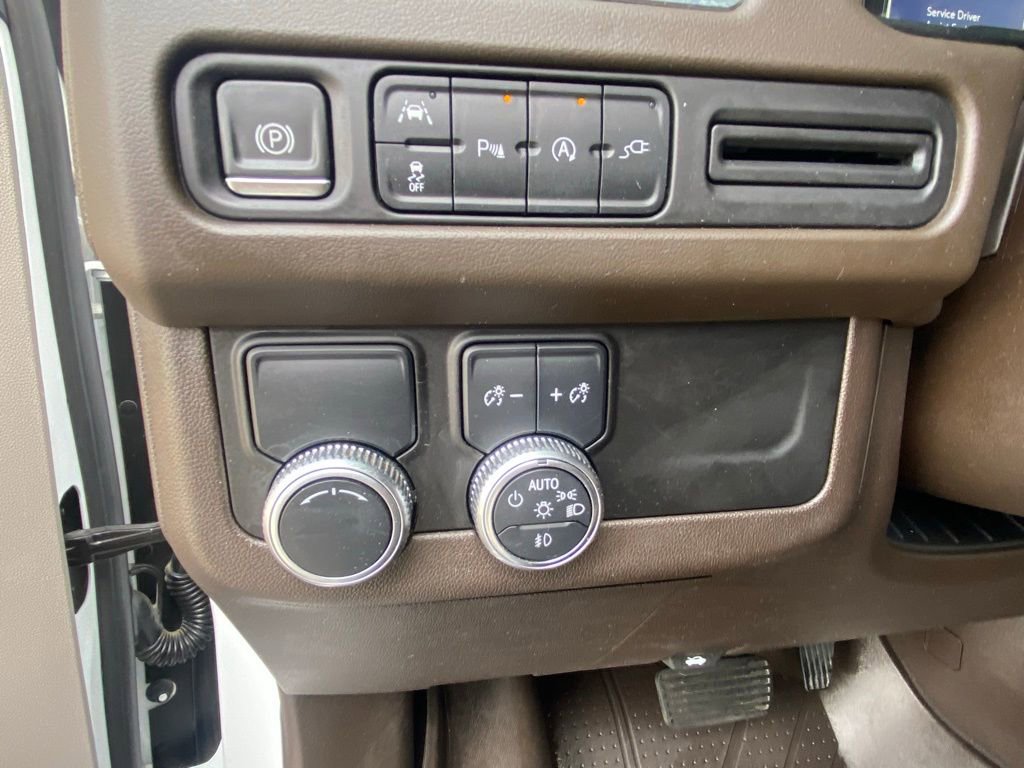 Used 2021 GMC Yukon SLT w/ SLT Luxury Package RWD image 12