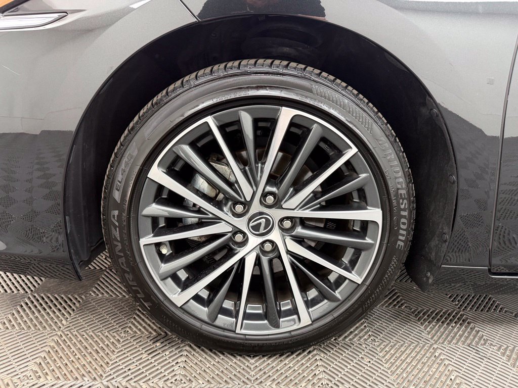 Used 2025 Lexus ES 350 w/ Premium Package FWD image 17