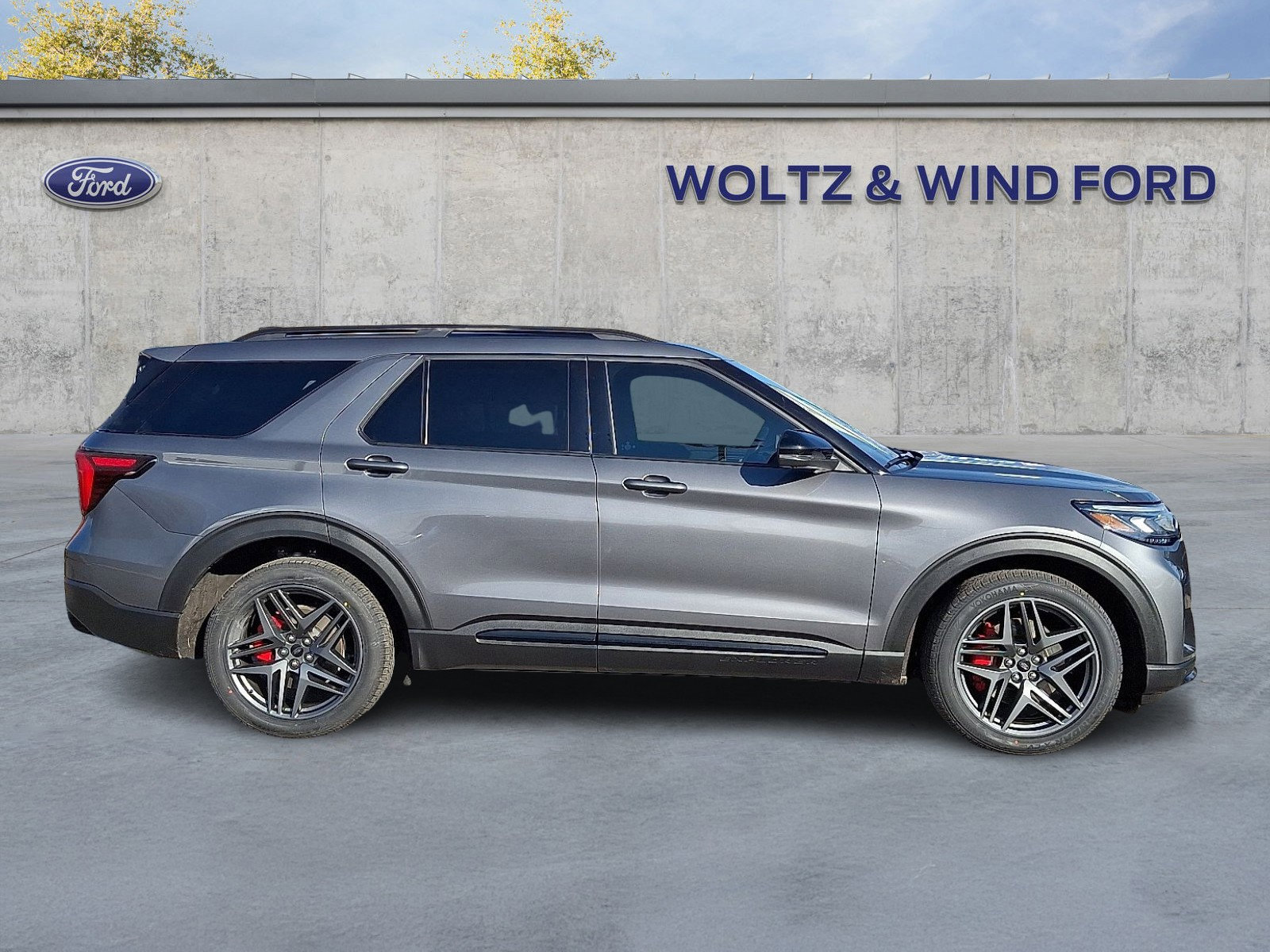 Certified 2025 Ford Explorer ST image 2