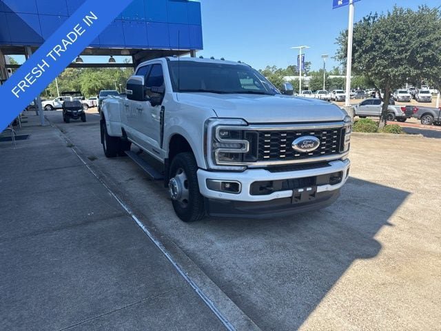 Certified 2026 Ford F350 Platinum w/ Platinum Plus Package AWD/4WD image 2