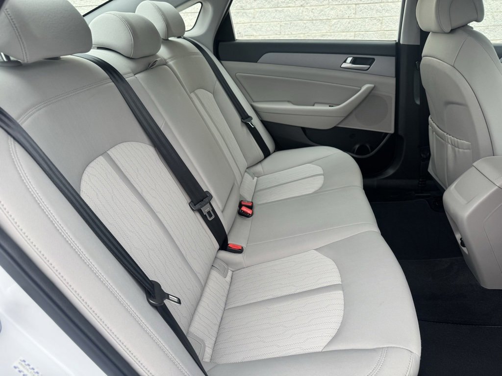 Used 2017 Hyundai Sonata SE image 19