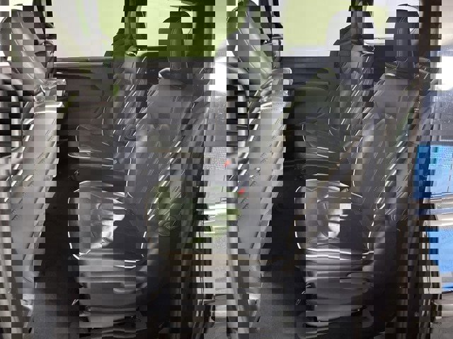 Used 2022 Chrysler Pacifica Limited w/ Uconnect Theater Family Group image 18