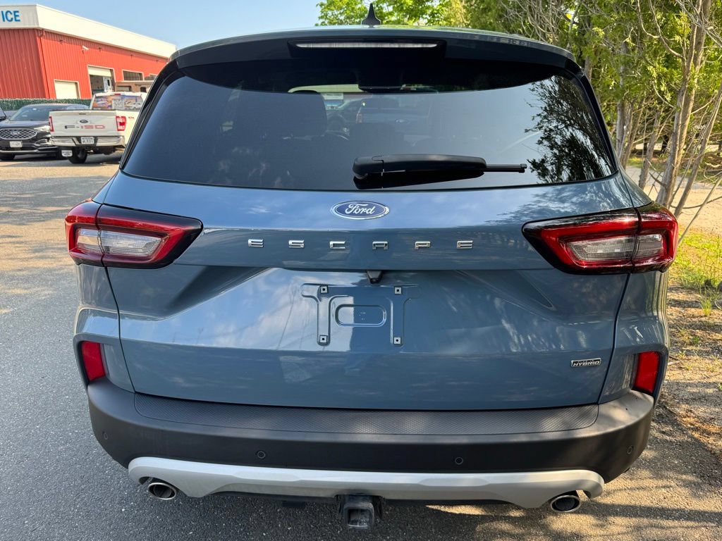 Certified 2025 Ford Escape SE w/ Class II Trailer Tow Package FWD image 7
