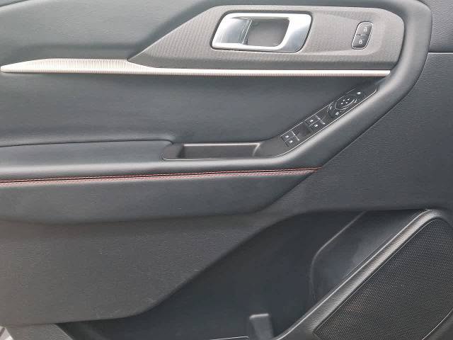 Certified 2025 Ford Explorer ST-Line AWD/4WD image 16