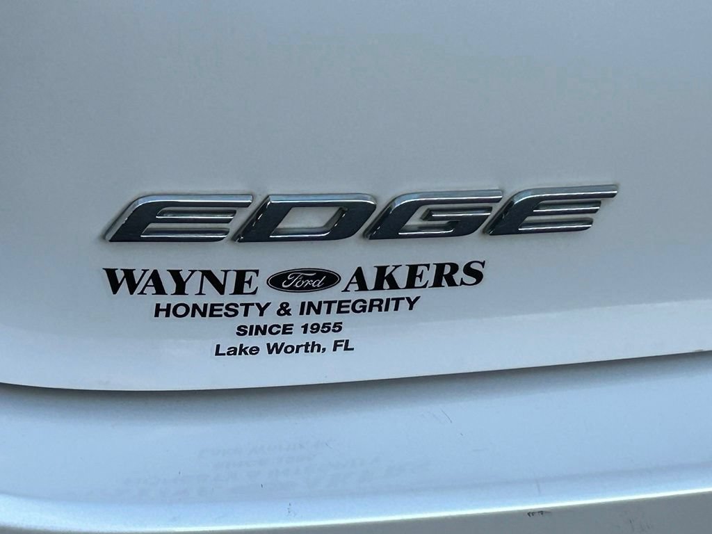 Certified 2018 Ford Edge Titanium w/ Equipment Group 302A AWD/4WD image 25