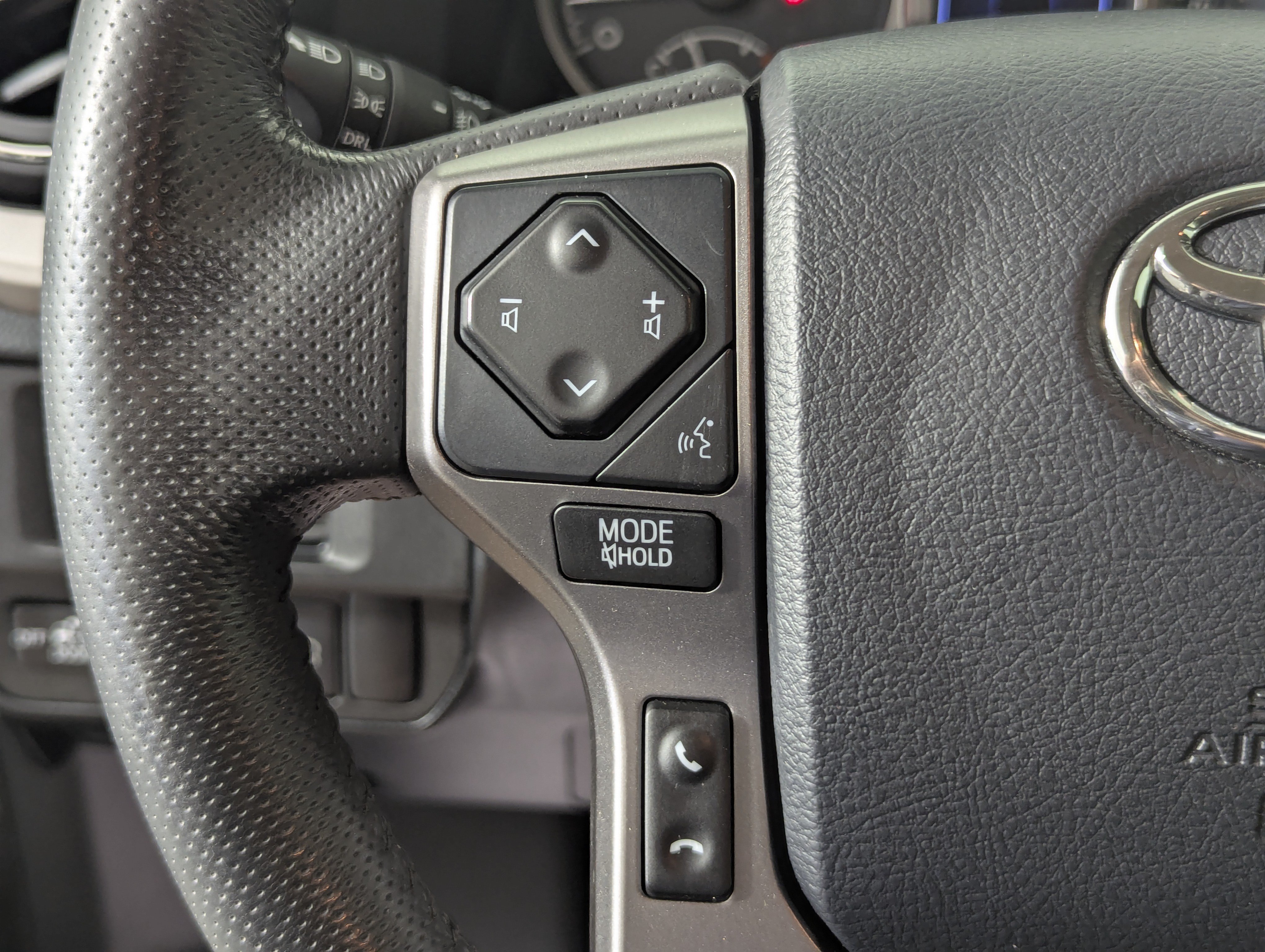Used 2019 Toyota Tacoma SR5 RWD image 28