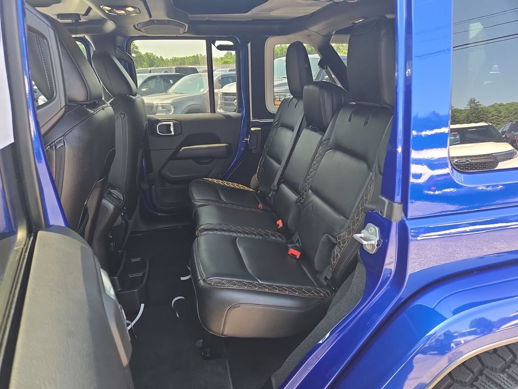 Used 2020 Jeep Wrangler Unlimited Sahara AWD/4WD image 4