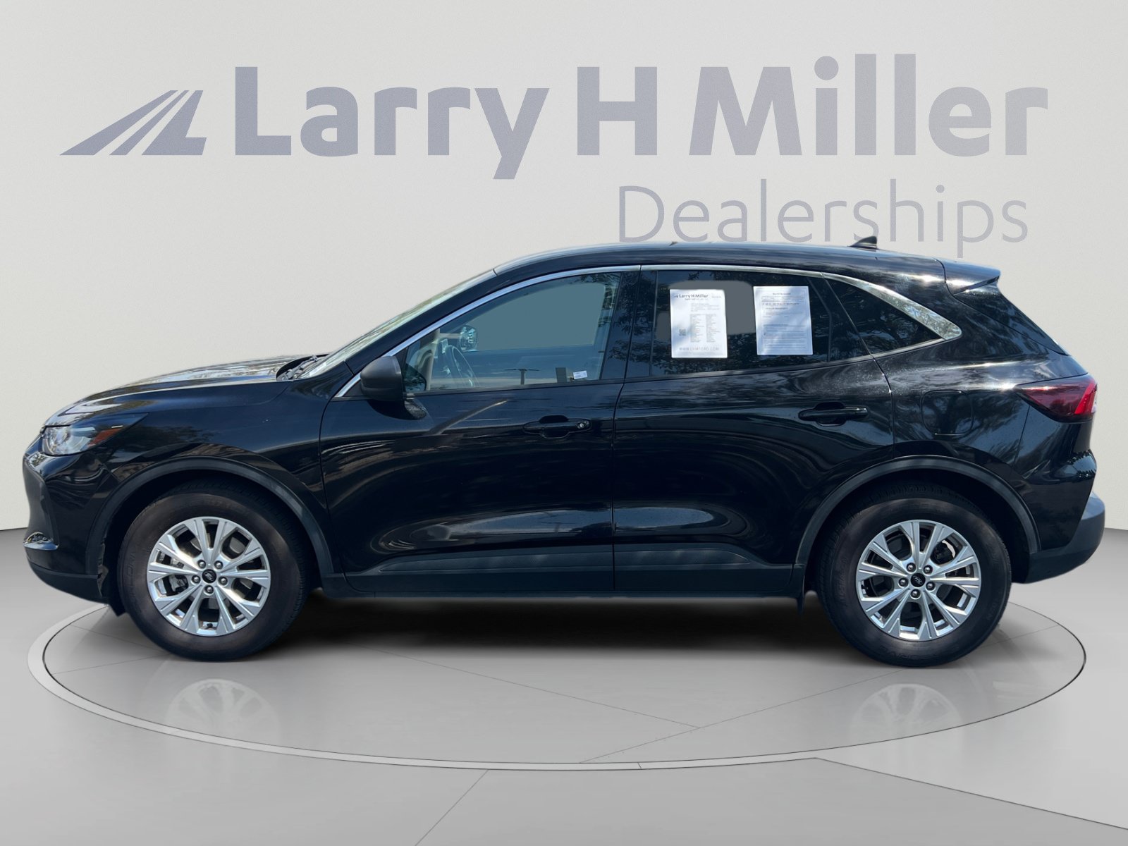 Certified 2023 Ford Escape Active FWD image 2