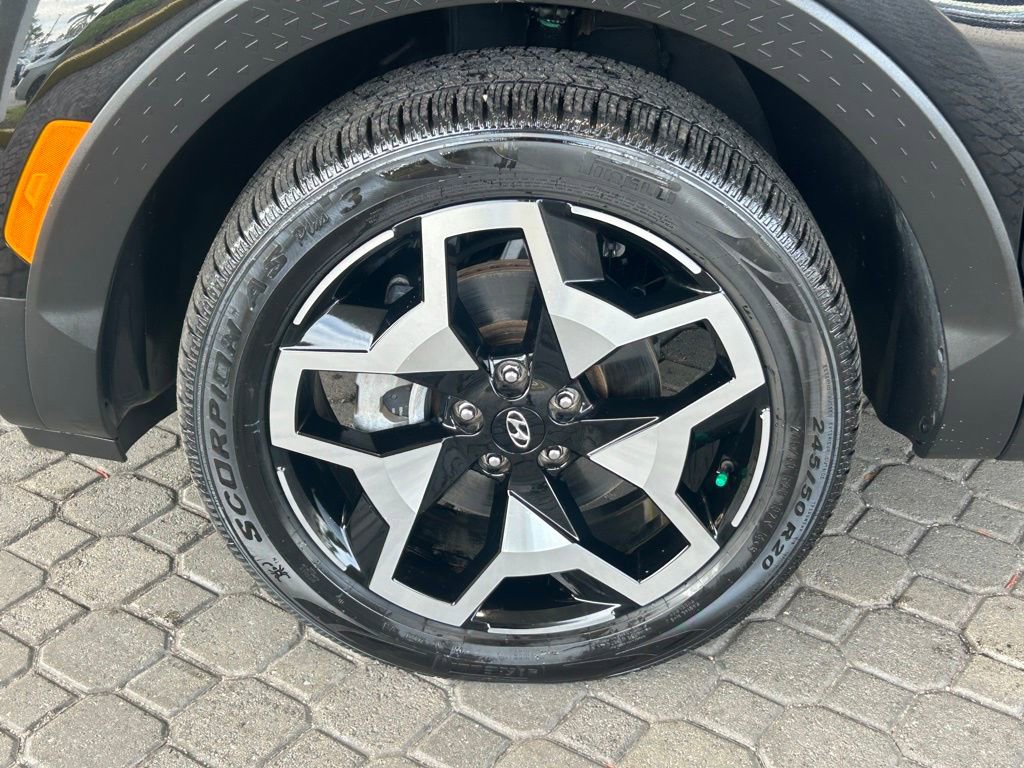 Used 2022 Hyundai Santa Cruz Limited image 17